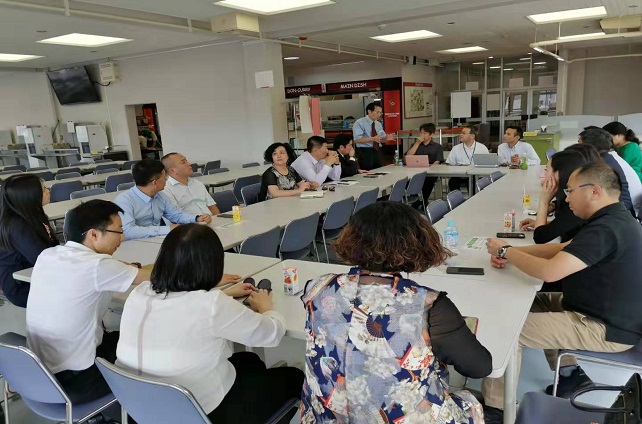 翔鷹中央廚房人員與校園團餐聯盟靜岡大學營養食堂考察